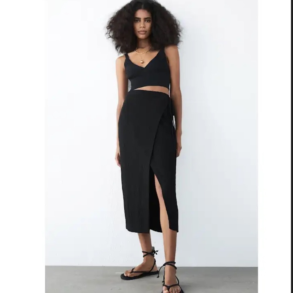 NWOT ZARA Textured wave wrap skirt - Picture 4 of 8